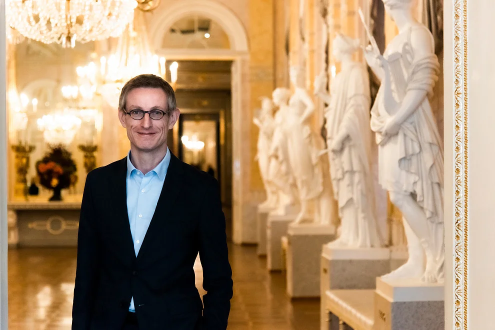 Ralph Gleis Foto im historischen Gebäude