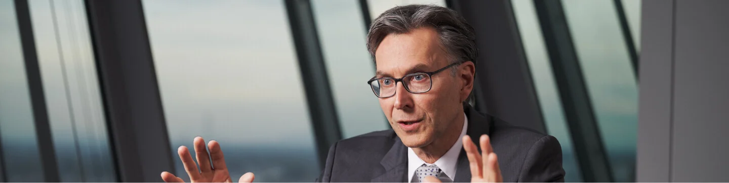Portrait stage image of Harald Müller - Head of Group Capital Markets 