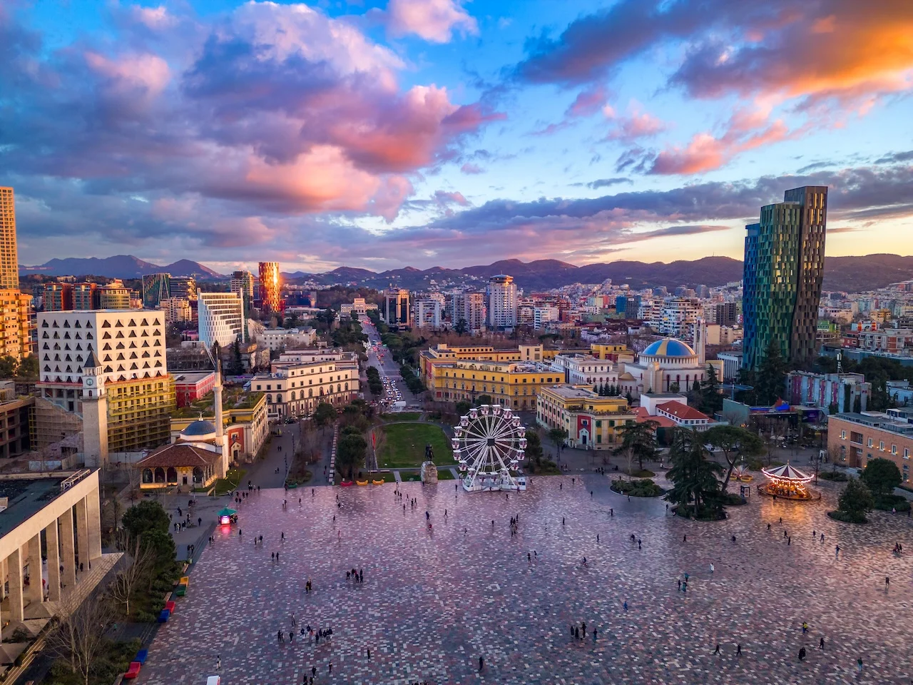 Tirana, Skanderbeg-Platz aus der Vogelperspektive, Albanien