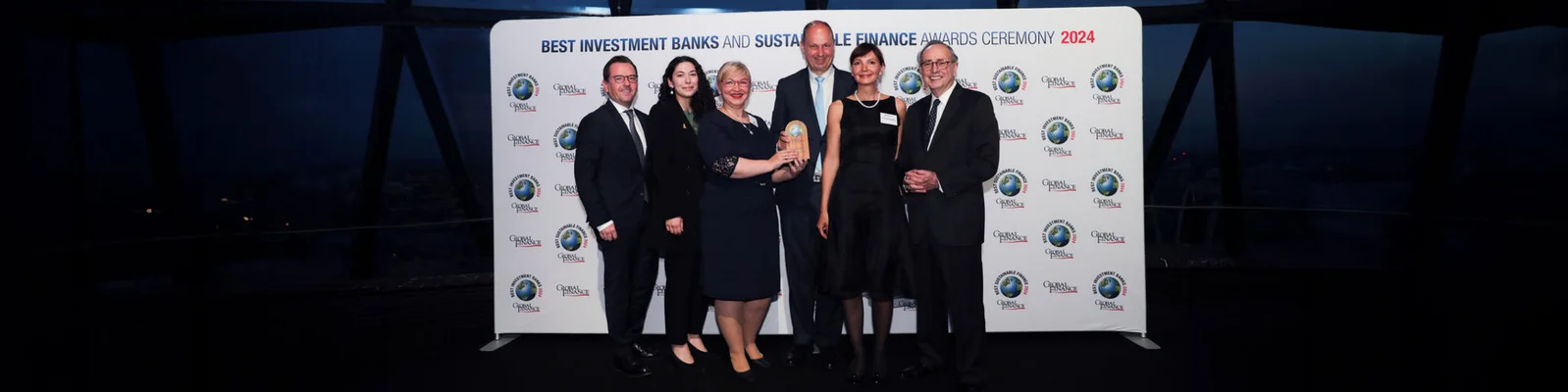 Foto der Auszeichnung „Best Structured Products Bank CEE 2024“