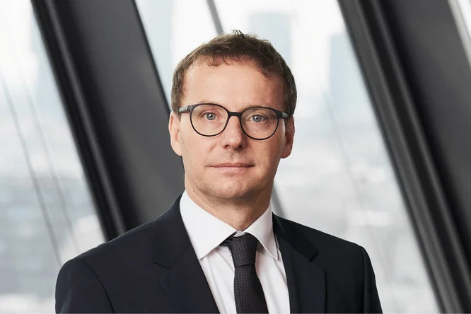 Porträt von Gottfried Steindl, Head of Economics, Rates & FX Research