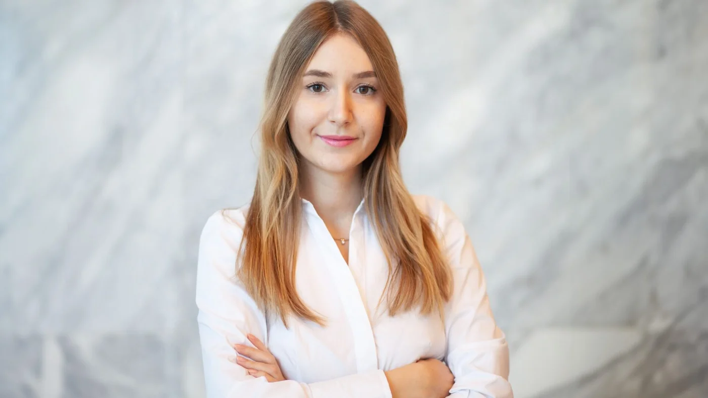 Portrait image of Yuliya Todorova