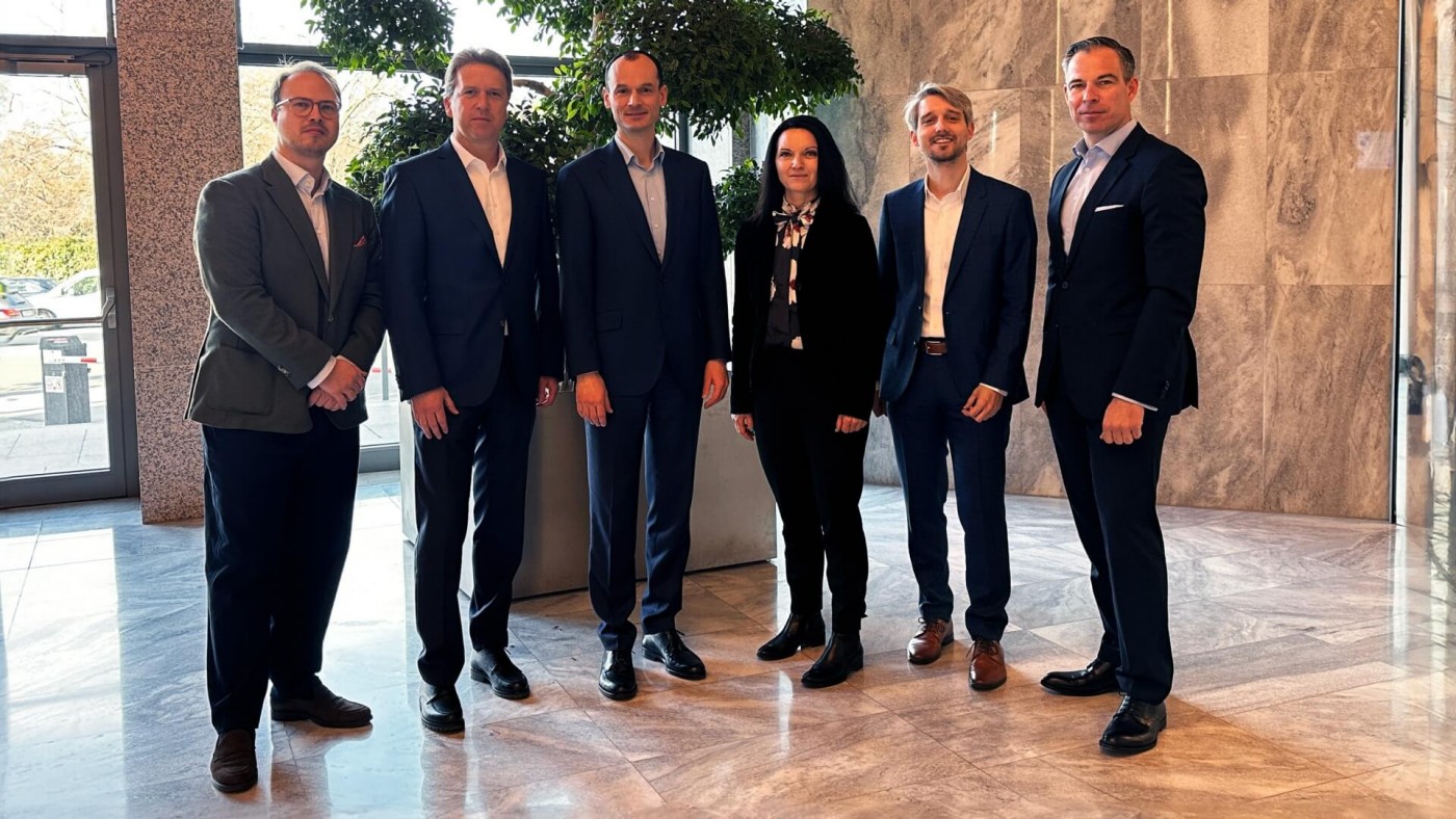 Maximilian Plank, Martin Wiebogen, Dr. Wilfrid Fabjani (Vorstand der JAF-Group AG), Nicole Stolz, Benjamin Wohnhaas, Daniel Rath