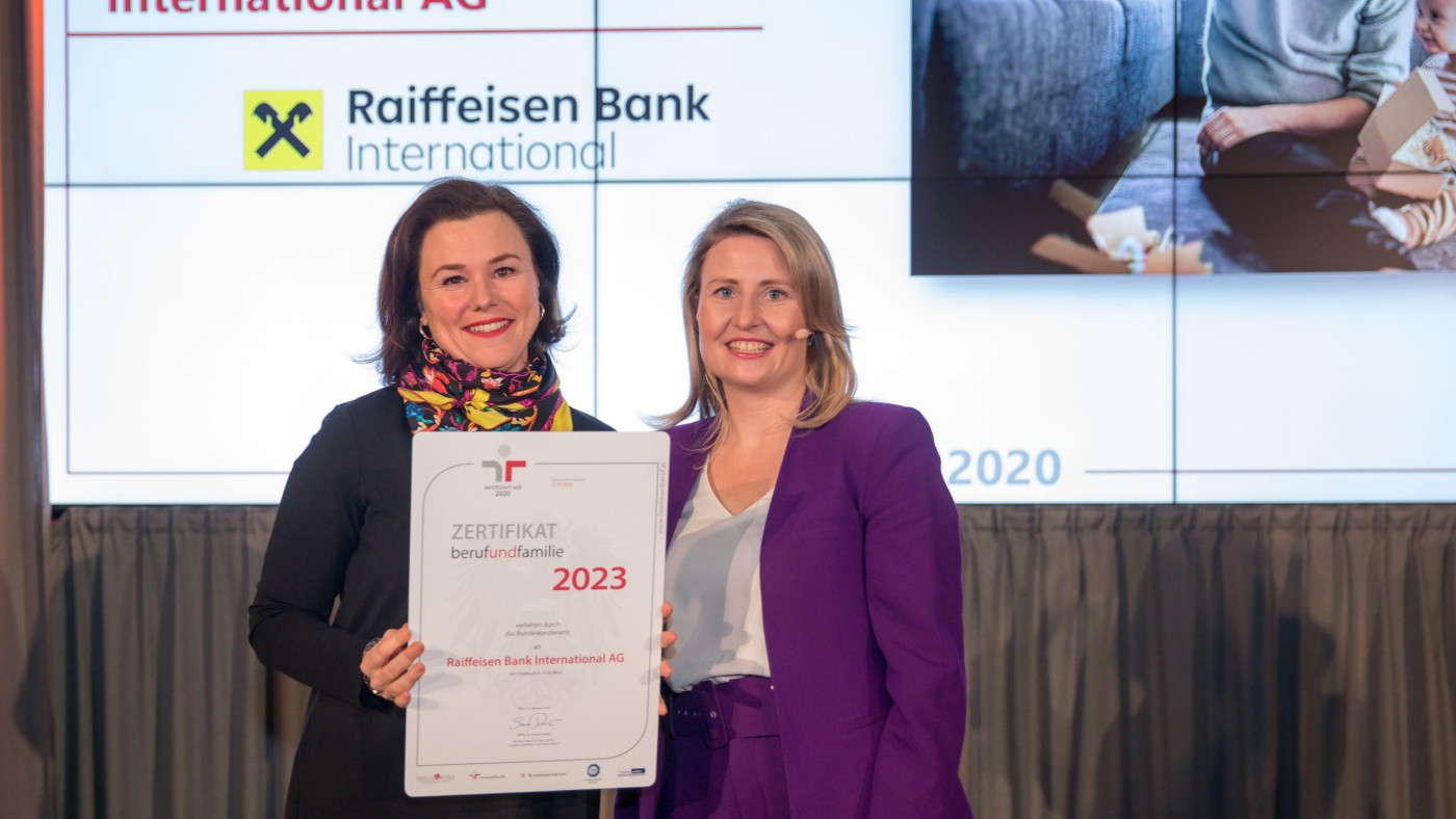 Nina Diglas, Raiffeisen Bank International, und MMag. Dr. Susanne Raab, Bundesministerin für Frauen, Familie, Integration und Medien Fotocredits: © Harald Schlossko