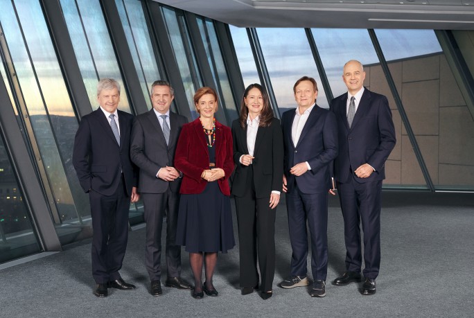 Gruppenfoto des Gesamtvorstands der Raiffeisen Bank International, Stand März 2026