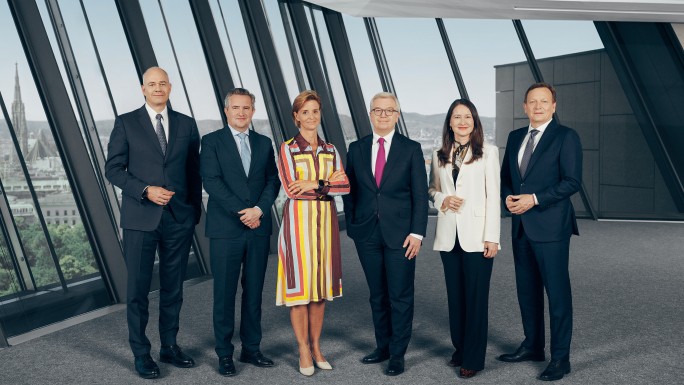 Gruppenfoto des Gesamtvorstands der Raiffeisen Bank International, Stand Juli 2026